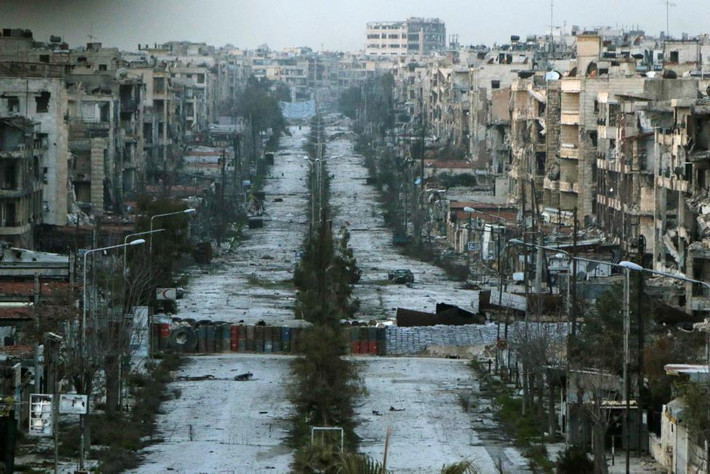 Cảnh tượng tan hoang ở quận Saif al-Dawla, Aleppo nhìn từ trên cao xuống.