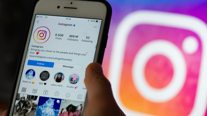 Instagram (IG) là một nền tảng truyền thông xã hội cực kỳ phổ biến. Nó hiện đang xếp thứ tư trong danh sách, với 1.28 tỷ người dùng hoạt động hàng tháng.