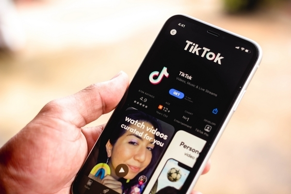 Những đoạn video ngắn này là một nỗ lực để bắt đầu cạnh tranh với cái gai của Instagram – TikTok.