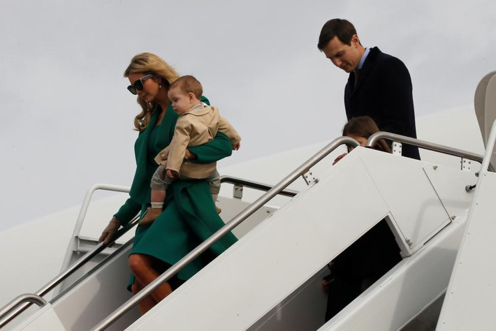 Vợ chồng ái nữ Ivanka và các con. Ảnh Reuters