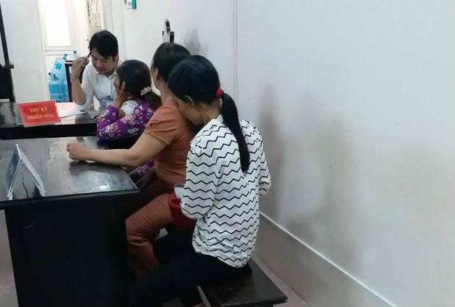 14. Bà cụ 80 tuổi bị cháu hiếp dâm, ném xác xuống giếng phi tang: Vào ngày 3/12/2016, Nguyễn Viết Lực (25 tuổi, trú tại xã Thanh Bình, huyện Chương Mỹ, Hà Nội)đi uống rượu nhà hàng xóm về thấy bà Nguyễn Thị G (SN 1940, em của ông nội Lực) đã mời vào nhà uống nước và hiếp dâm bà cụ. Thực hiện xong hành vi, sợ bị phát hiện Lực đã thả bà G xuống giếng nước. (Ảnh: Nguoiduatin)