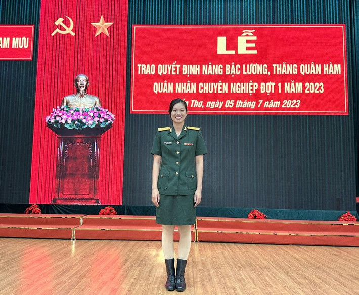 Kèm theo tấm hình, Ánh Viên cho biết đã trở thành Trung tá Quân nhân chuyên nghiệp trẻ nhất Việt Nam.
