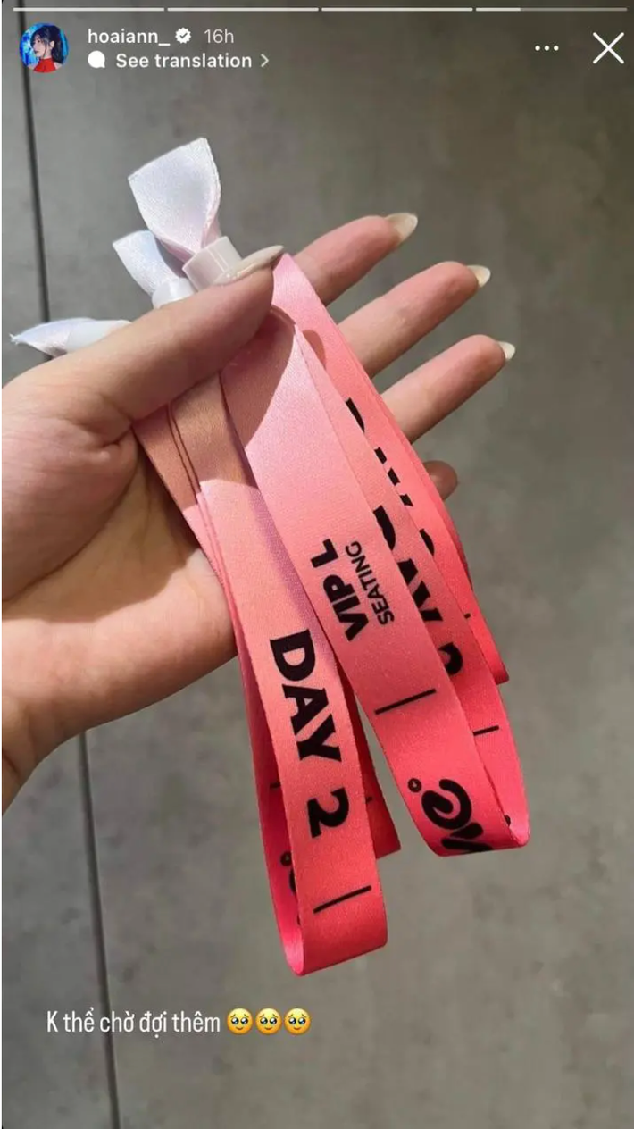 Hot girl đời đầu Hoài An Japan cũng không nằm ngoài cuộc chơi khi đã sở hữu cho mình vòng concert BLACKPINK.
