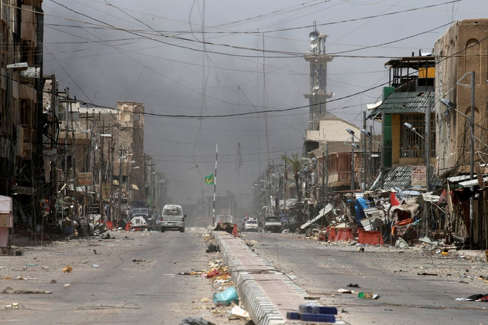 Mùa hè vừa qua, phiến quân IS đã mất quyền kiểm soát thành phố Fallujah, nơi chúng chiếm giữ đầu tiên trong đợt càn quét khắp Trung Đông hồi năm 2014. Ảnh: Đường phố ở Fallujah sau khi được giải phóng. Ảnh BI