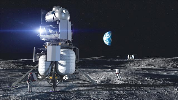 SpaceX của Elon Musk đã giành được hợp đồng trị giá 2,9 tỉ USD để phát triển tàu đổ bộ mặt trăng cho sứ mệnh. Tuy nhiên, việc trao hợp đồng đã bị trì hoãn do hai đối thủ cạnh tranh là Blue Origin và Dynetics phản đối, kiện SpaceX.