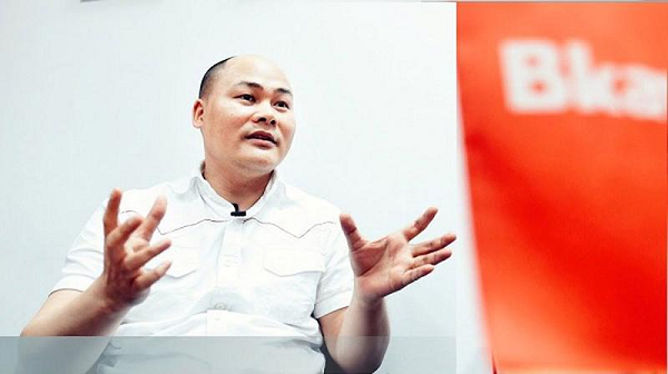"Điều này cũng có thể xảy ra với mọi tổ chức và chúng ta luôn phải sẵn sàng với những vấn đề như vậy. Về phía người vi phạm, họ sẽ phải chịu trách nhiệm trước pháp luật", phía BKAV cho biết. Mời các bạn xem video: Bkav ra mắt Bphone thế hệ thứ 4 trên VTC. Nguồn: VTC.