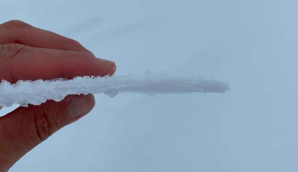 Mùa hè năm nay ở Greenland đã ghi nhận thực trạng ấm lên kỷ lục tới 20°C. Sóng nhiệt càng làm tăng tốc độ tan chảy của bề mặt lớp băng.