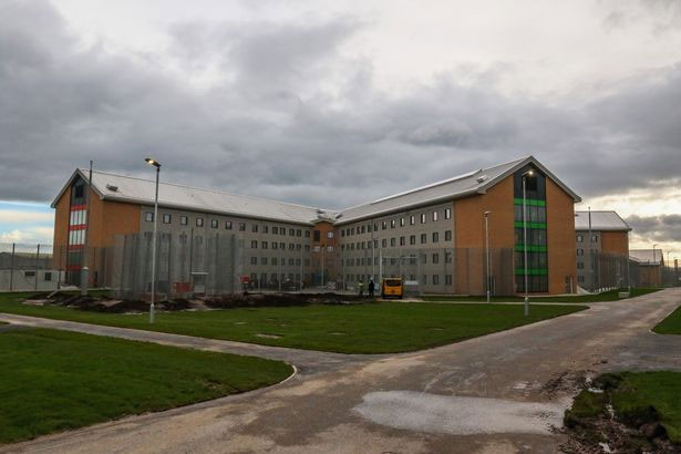 Cảnh quan bên ngoài nhà tù HMP Berwyn. Ảnh Mirror