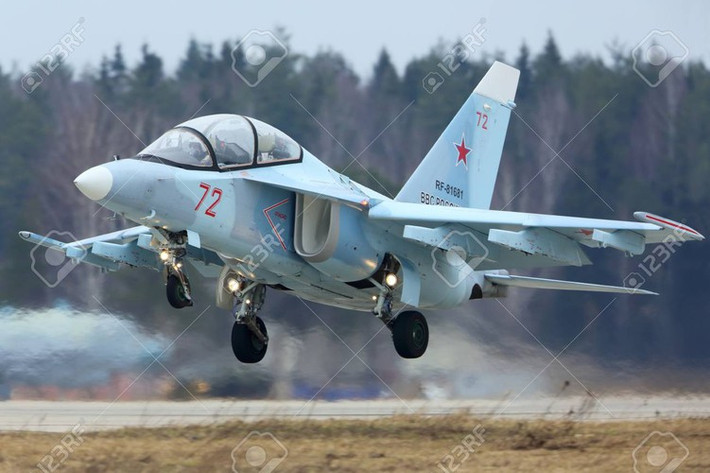 Các máy bay Yak-130 này trước mắt sẽ đảm nhiệm vai trò từng bước thay thế "đàn anh" L-39C Albatros đã rất cao tuổi và sắp đến thời hạn “nhận sổ hưu”.