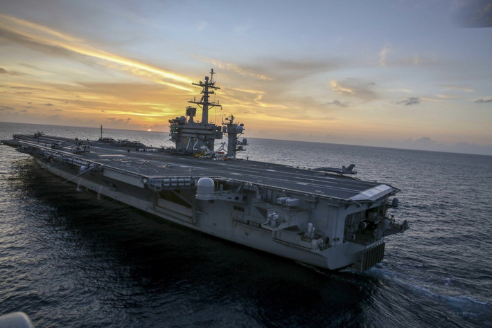 Tàu sân bay USS Abraham Lincoln của Hải quân Mỹ quay trở lại hoạt động từ năm 2017 sau bốn năm nằm cảng để thay thế lõi phản ứng hạt nhân và nâng cấp tàu. Nguồn ảnh: Statfor.