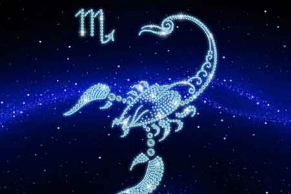 Bọ Cạp (23/10-21/11): Cảm tính, trung thành và nhân hậu, Bọ Cạp là một trong những cung hoàng đạo bất ổn nhất, do đó dễ bị các vấn đề phát ban da bất ngờ như mụn đầu đen hoặc vết sưng to, đau. Trộn lẫn 2 muỗng canh giấm táo và một chút nước cốt chanh tươi, sử dụng miếng gạc sạch thấm hỗn hợp trên và thoa lên vùng da bị tổn thương.