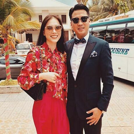 Chàng thiếu gia gọi bạn gái là “love” (tình yêu), Linh Rin cũng lưu tên bạn trai trong điện thoại theo cách tương tự.