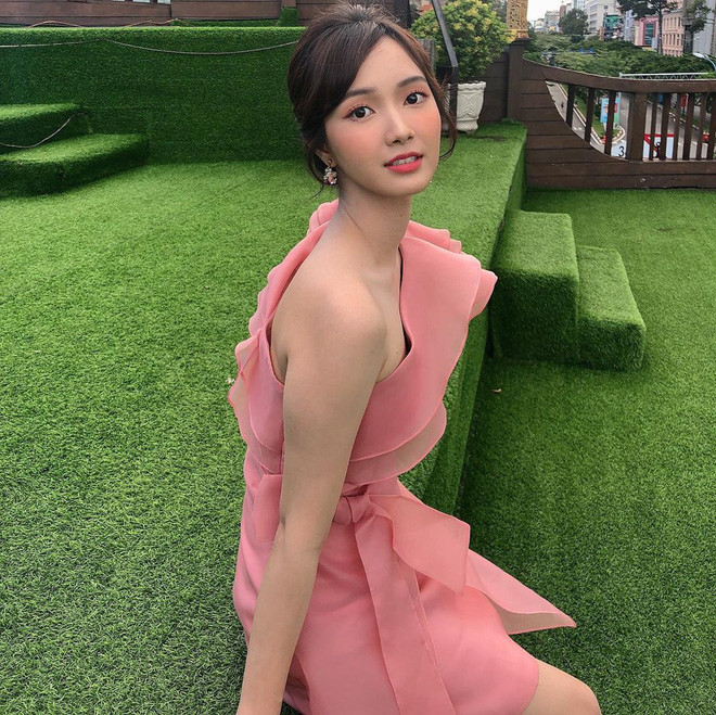 Jang Mi cũng đã có sản phẩm âm nhạc với dòng nhạc trẻ mang tên "Sáng nay mưa". Tuy nhiên, việc thay đổi dòng nhạc đã gây ra không ít tranh cãi.