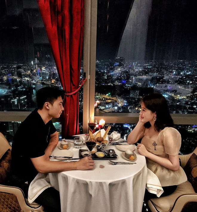 Cô nàng thường xuyên khoe khoảnh khắc tình cảm ngọt ngào với chồng trên Instagram.