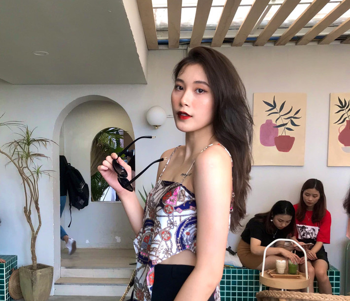 Nhiều người nhận định Thu Huyền là lớp kế cận tài sắc của những đàn chị nổi tiếng như Phạm Kim Huệ, Nguyễn Linh Chi, Phạm Thu Trang…