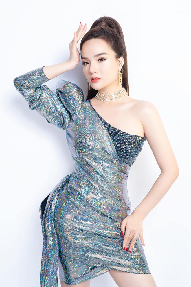 Thuỷ Tiên từng lọt top 10 Người đẹp áo dài trong cuộc thi Nữ hoàng trang sức 2017.