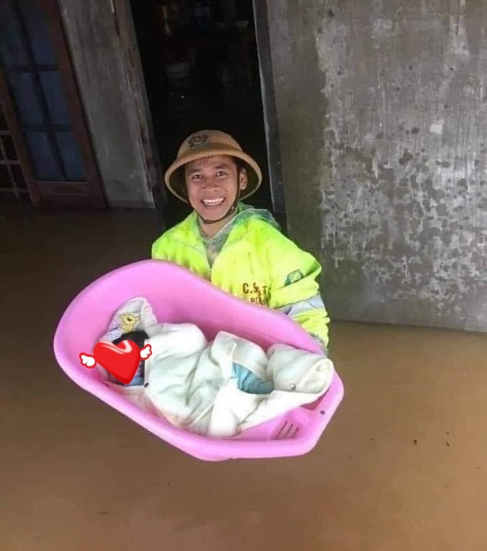 Trong số đó đã có vô số những hình ảnh đẹp được chia sẻ với tốc độ chóng mặt. Những hình ảnh này đều có mức độ yêu thích vô cùng lớn, bởi lẽ, đằng sau đó là vẻ đẹp tinh thần rất ý nghĩa.