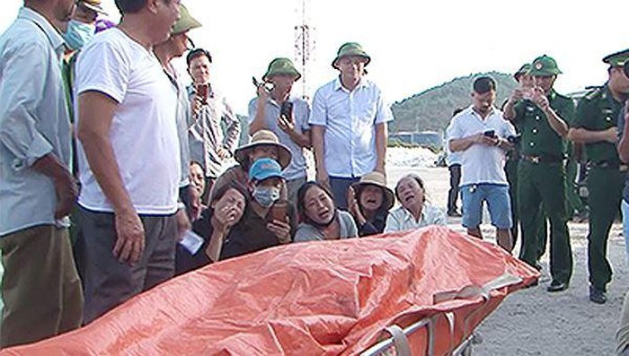 Sau đó, chiều 30/6, con tàu cứu hộ đưa hai thuyền viên sống sót trở về đất liền cùng với đó là thi thể thuyền viên xấu số tử vong trên biển liền cập cảng Cửa Lò (TX Cửa Lò, Nghệ An) và bàn giao thi thể thuyền viên tử vong cho gia đình.