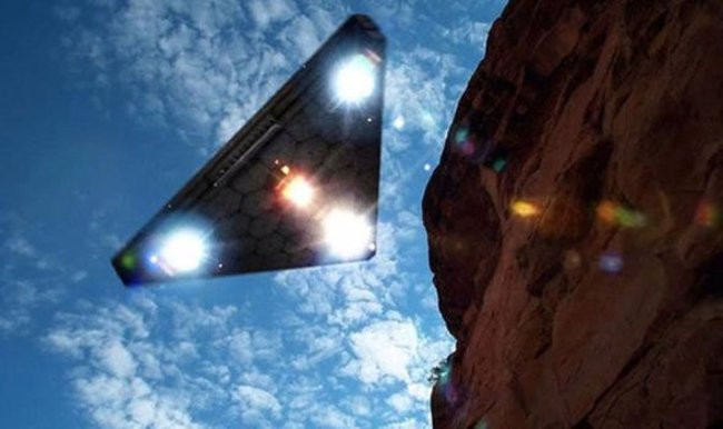 Còn những người khác lại công bố rằng chúng thực tế là UFO được điều khiển bởi người ngoài hành tinh đến Trái Đất chúng ta.