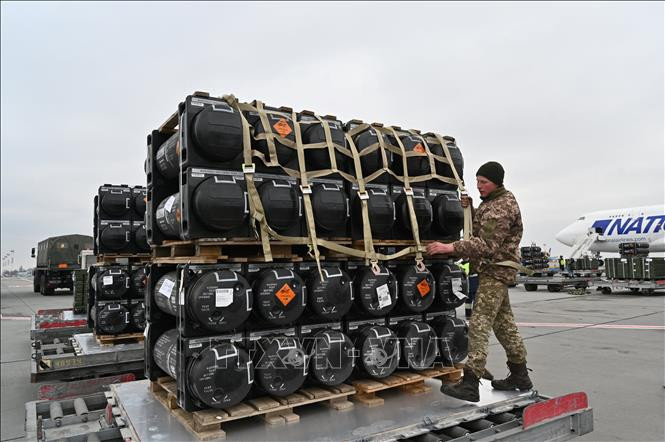 Trong khi đó, cựu chiến binh Ukraine Viktor Kovalenko đồng thời là chuyên gia phân tích, cho biết: "Lô viện trợ này chắc chắn sẽ giúp ích cho người Ukraine, nhưng thật không may, nó không mang tính quyết định liệu Ukraine có giành chiến thắng, hoặc sớm giành chiến thắng, trong cuộc xung đột này hay không".