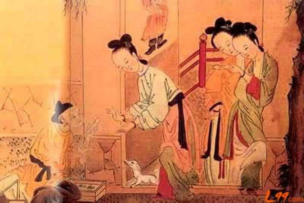 Vào cuối nhà Đường chế độ đẳng cấp của hậu cung tuy đã có nhiều thay đổi nhưng nội dung cơ bản vẫn giữ như cũ. Công việc của các cung nữ được phân công rất rõ ràng và chi tiết. Những nữ quan có phẩm cấp chiếm một số lượng rất nhỏ số cung nữ trong chốn hậu cung. Còn lại đều là những cung nữ bình thường phải lao động chân tay rất vất vả, rất ít khi cho cơ hội tiếp xúc với những phi tần có đẳng cấp cao và càng không có cơ duyên được diện kiến hoàng thượng. Thậm chí những cung nữ này sau khi chết cũng không có mộ chí, cho nên cuộc sống của họ không ai biết tới.