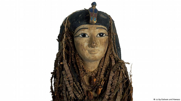 Pharaoh Amenhotep I được cho là qua đời khi còn khá trẻ, trong triều đại của mình, ông đã khởi xướng những chương trình xây dựng quy mô lớn nhằm mở rộng nhiều ngôi đền. Không ai biết ông đã chết thế nào hoặc đâu là nơi chôn cất ban đầu.