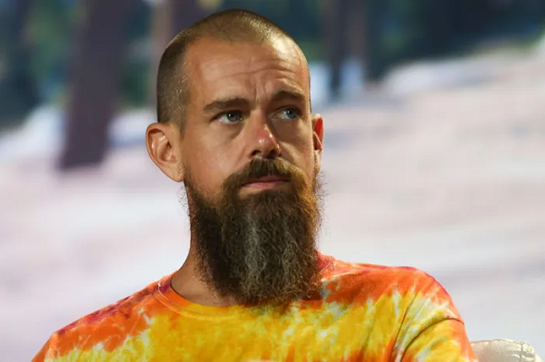 Sau khi từ chức CEO Twitter Jack Dorsey đã chia sẻ hứng thú của mình với tiền mã hóa. Ông đã đổi tên công ty thanh toán trực tuyến Square thành Block.
