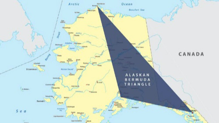 Bên trong tam giác Alaska còn nhiều khu vực là bí ẩn với nhân loại, hoàn toàn hoang dã chưa được khám phá gồm các đỉnh núi, những cánh rừng lớn, và lãnh nguyên cằn cỗi bị cô lập.