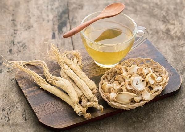 Do thường phải dậy sớm nên cơ thể sẽ sinh mệt mỏi. Lâu dần, họ biết được mẹo nhỏ này, nên mỗi lần thượng triều đều ngậm thêm một miếng sâm để giữ gìn sức khỏe.
