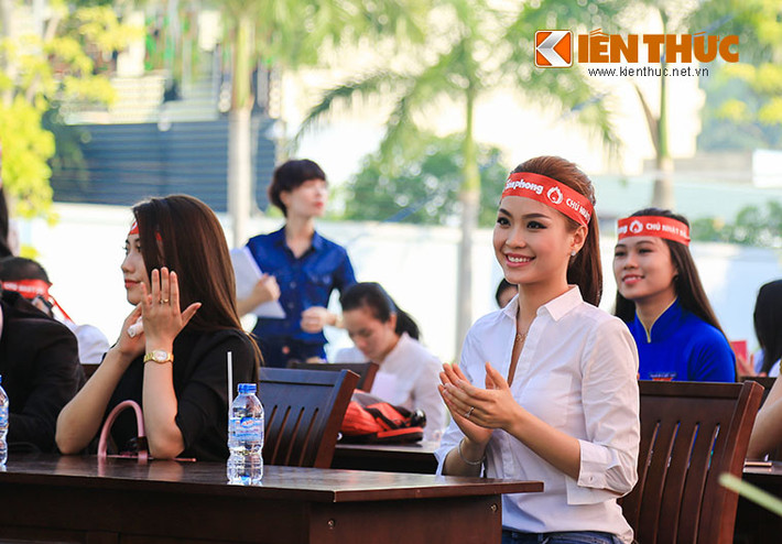 Á hậu Hoàn vũ Nguyễn Lâm Diễm Trang.