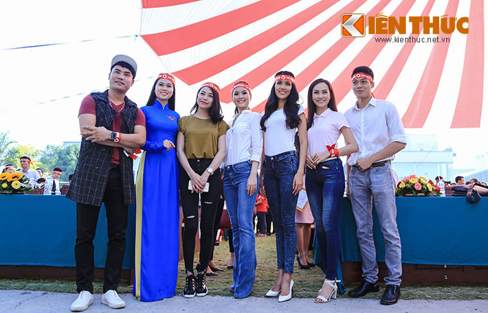 Giới văn nghệ sĩ, người đẹp của làng giải trí Việt rất nhiệt tình tham gia vào các hoạt động thiện nguyện.