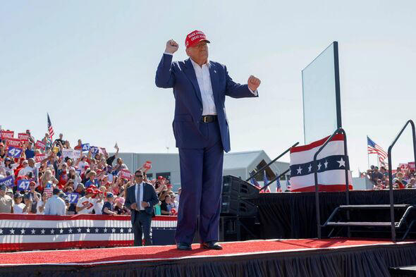 Dù tham vọng của Trump và Musk không nhỏ, nhiều người vẫn hoài nghi về khả năng đạt được mục tiêu này trong khoảng thời gian ngắn ngủi của một nhiệm kỳ tổng thống. Các sứ mệnh sao Hỏa đòi hỏi nguồn lực tài chính và kỹ thuật rất lớn, bên cạnh các thách thức về môi trường khắc nghiệt, chi phí cao và công nghệ phức tạp. (Ảnh: MSN)