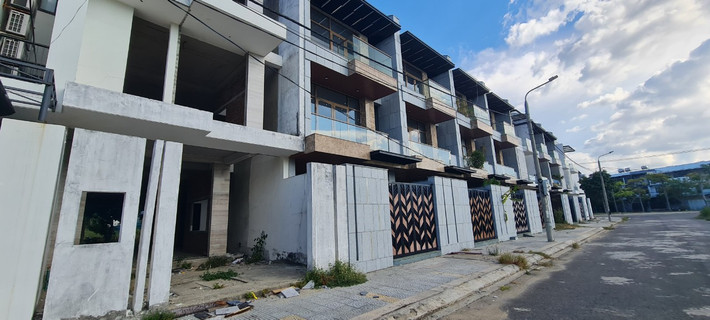 Siêu phẩm Marina Complex đình đám một thời đang dần trở nên hoang phế.