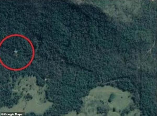Mới đây, một số người dùng Google Maps đã phát hiện ra một vật thể kỳ lạ giống như một chiếc máy bay trong một khu rừng rậm ở Queensland (Australia).