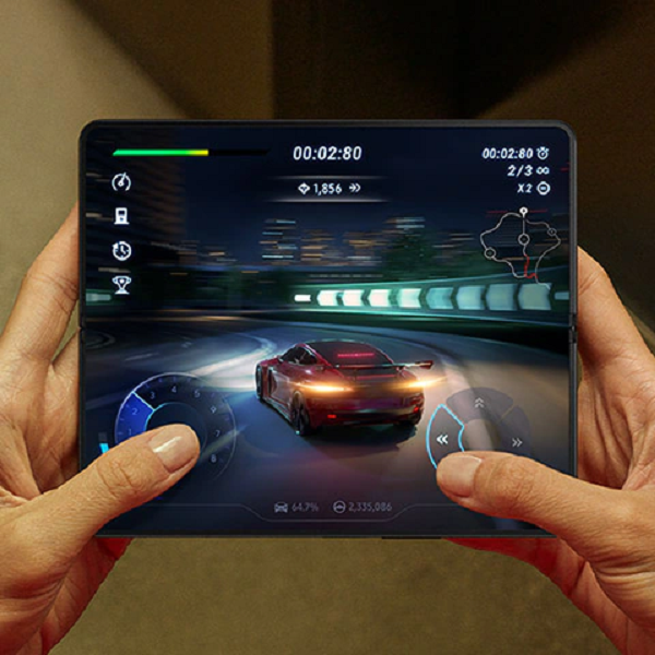 Samsung Galaxy Z Fold 4 sử dụng màn hình ngoài 6,2 inch HD + tỷ lệ 13,1: 9 Dynamic AMOLED 2X, hỗ trợ tốc độ làm tươi thích ứng 120Hz, 402ppi. Đây là smartphone cao cấp nhất hiện nay của hãng điện tử Hàn Quốc.