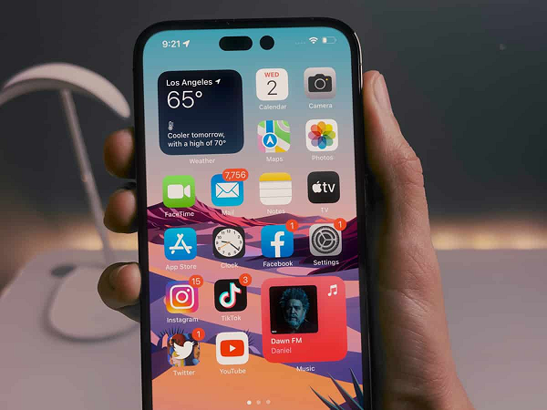 Phiên bản mới nhất của iOS 16 cũng gợi ý, Apple đang sẵn sàng hình nền hoạt động song song với chế độ luôn bật. Các hình nền gốc có trạng thái Sleep now, có các phần tử mờ dần.