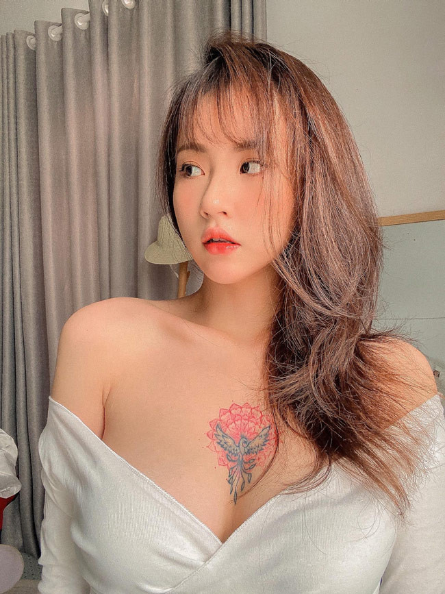 Phan Thị Nhã Trân là hot girl sở hữu lượng follow "khủng" trên Instagram.
