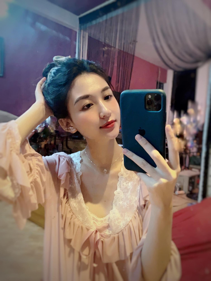 Đây là sự thay đổi hoàn toàn tích cực, vậy nên cộng đồng mạng lại càng có cái nhìn thiện cảm hơn cho diễn viên sinh năm 1998.