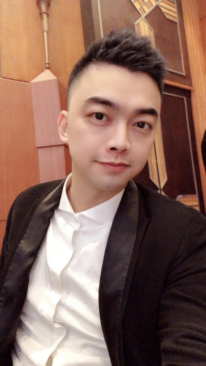 Trong một số hình ảnh hiếm hoi đăng tải, Hà Duy đã chuyển vào TP HCM sinh sống. Thỉnh thoảng, anh dành thời gian tụ tập bạn bè hay đi du lịch cùng người thân.
