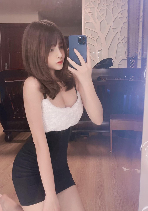 Bất lực trước những hành vi đó, Lyly Sury đã lên tiếng trong bài đăng: "Chặn 7 chục cái tài khoản rồi vẫn mò gửi mail cho được. Sợ kiểu fan này thực sự luôn đấy".