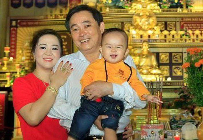 Huỳnh Hằng Hữu sinh năm 2012, được mệnh danh là "tỷ phú nhỏ tuổi nhất Việt Nam".