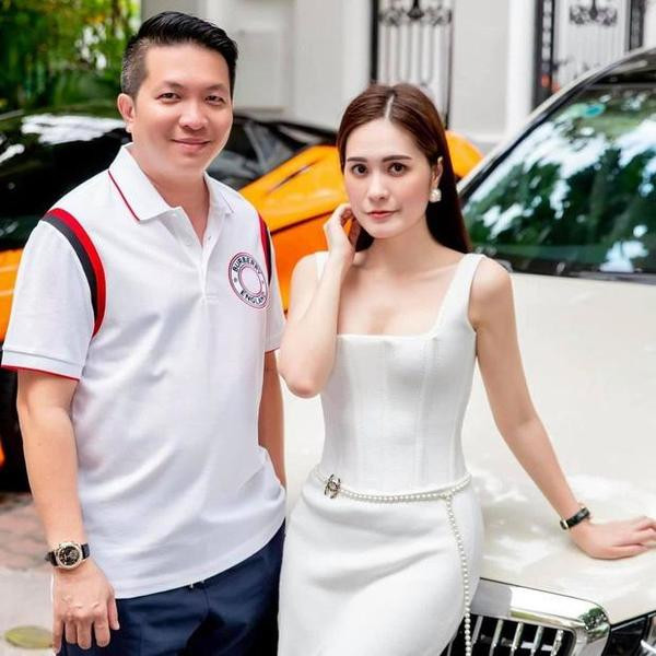 Cuộc sống ngập đồ hiệu của Đoàn Di Băng làm bao người tròn mắt khi liên tục khoe được ông xã tặng quà khủng.