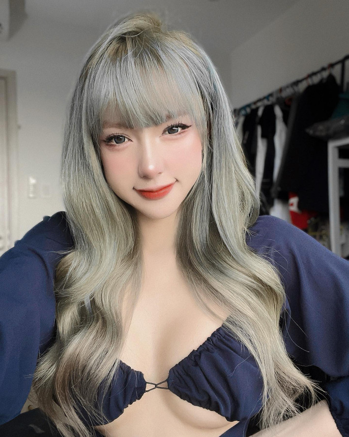 Hot girl Mym Trần luôn thu hút mọi ánh nhìn mỗi lần cô xuất hiện.