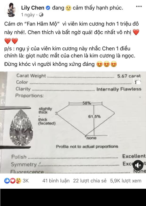 Mới đây, Lily Chen lại khiến cư dân mạng trầm trồ khi khoe món quà siêu khủng. Theo chia sẻ trên trang cá nhân, món quà của mỹ nhân này là viên kim cương hơn 1 triệu đô (hơn 22,7 tỷ đồng). Theo tiết lộ, món quà siêu khủng này là do "fan hâm mộ" tặng.