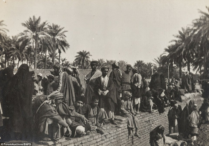 Trại Hit là nơi binh sỹ Anh tá túc trong thời gian đóng quân ở Iraq. Trại này nằm dọc bờ sông Euphrates. Ảnh Daily Mail