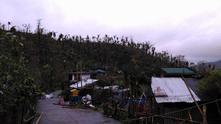 Bão Nock-ten tàn phá ở Catanduanes. Ảnh FB