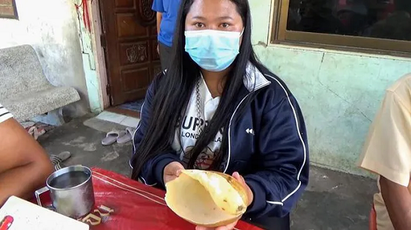 Vì lo sợ người bán ốc ở khu chợ sẽ đòi lại viên ngọc ốc quý giá này, cả gia đình Kodchakorn đã giữ bí mật về việc phát hiện ngọc ốc giác Melo. Tuy vậy sau đó cô đã công khai phát hiện của mình để có thể kiếm chút tiền chi trả các hóa đơn y tế cho mẹ.