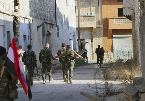 Còn đây là hình ảnh những binh sỹ chính phủ Syria ở bắc Aleppo trong bức hình mới nhất.