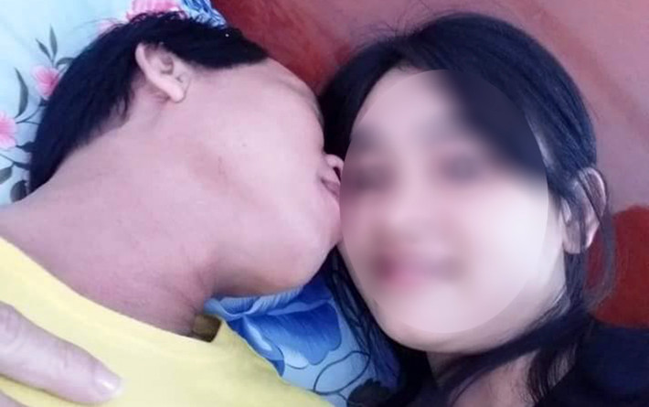 Liên quan đến vụ việc thầy giáo trường THPT Sóc Sơn (huyền Hòn Đất, tỉnh Kiên Giang) bị tố quan hệ tình dục với nữ sinh lớp 11 có bầu gây rúng động dư luận nhiều ngày qua, Sở GD&ĐT Kiên Giang đã chỉ đạo trường THPT Sóc Sơn đình chỉ giảng dạy đối với ông Nguyễn Văn Chính (55 tuổi, giáo viên dạy Toán tại trường THPT Sóc Sơn).