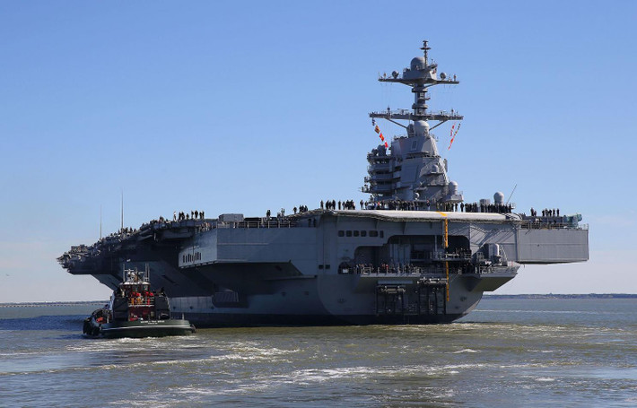Hiện tại, các sự cố kỹ thuật trên tàu USS Gerald R. Ford cũng đang là một vấn đề khiến Hải quân Mỹ đau đầu. Mới hồi tuần trước, nguồn thạo tin trong Hải quân Mỹ khẳng định chỉ có 2 trên tổng số 11 vũ khí trên tàu USS Gerald R. Ford đang trong tinh trạng hoạt động được, 9 vũ khí còn lại chưa biết bao giờ mới hoàn thiện. Nguồn ảnh: USNI.
